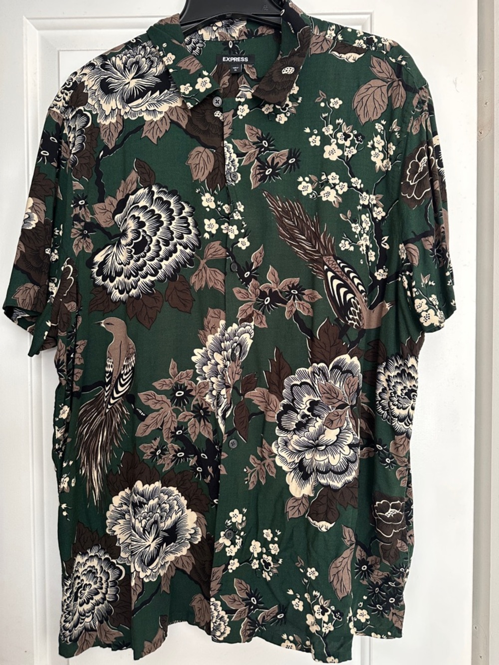 Express Green Floral & Bird Short-Sleeve Button-Up Shirt